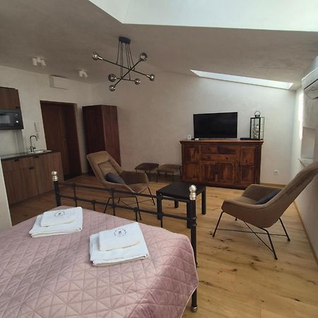 Aparthotel Miodowa 25 Krakow Bagian luar foto