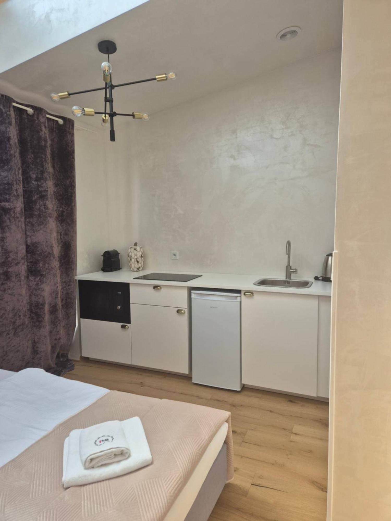 Aparthotel Miodowa 25 Krakow Bagian luar foto