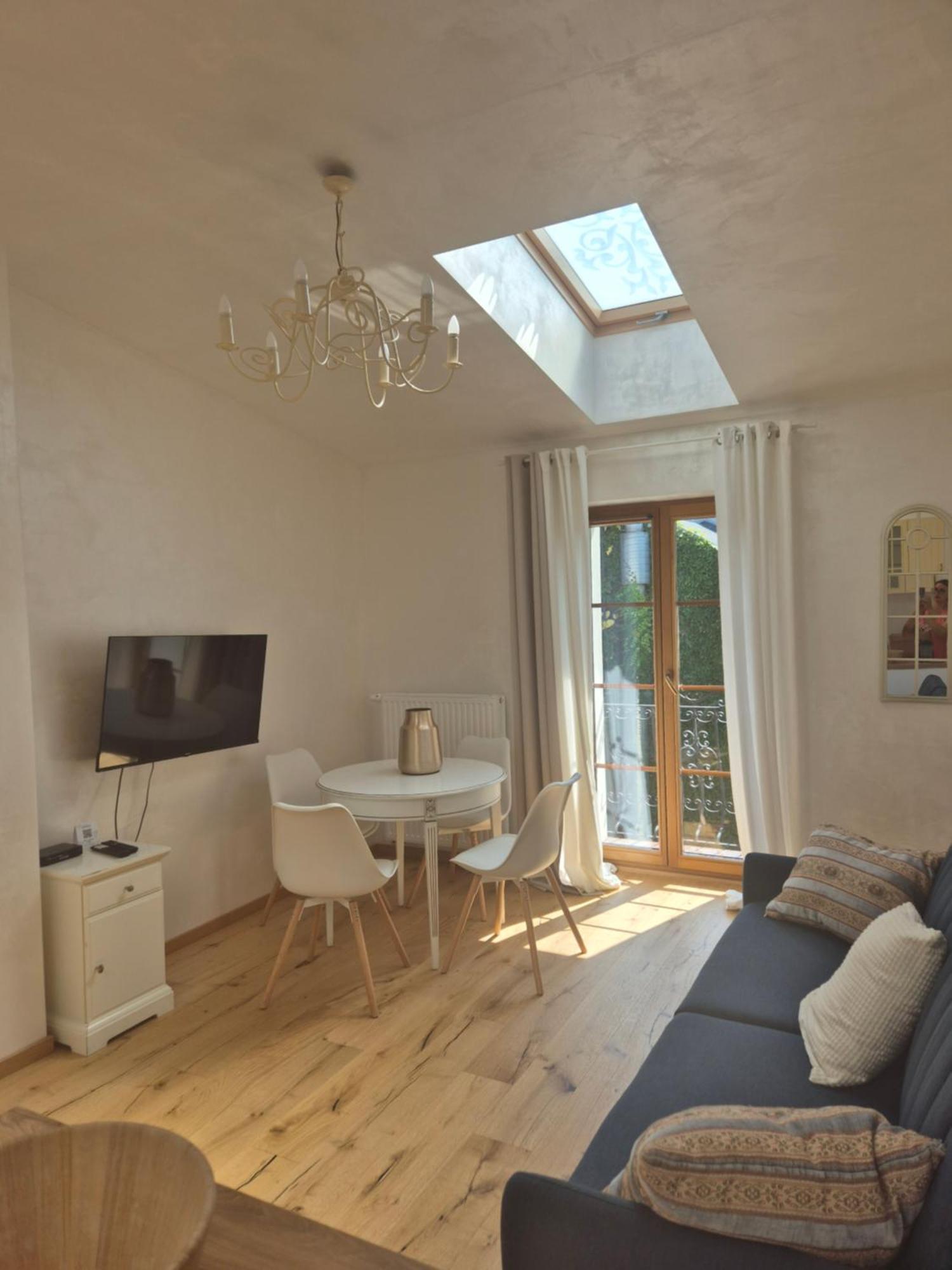 Aparthotel Miodowa 25 Krakow Bagian luar foto