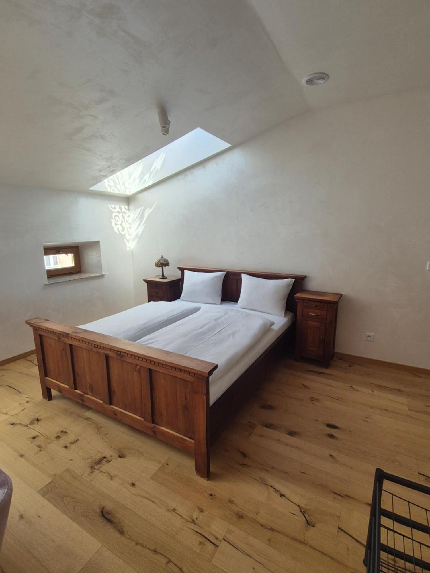 Aparthotel Miodowa 25 Krakow Bagian luar foto