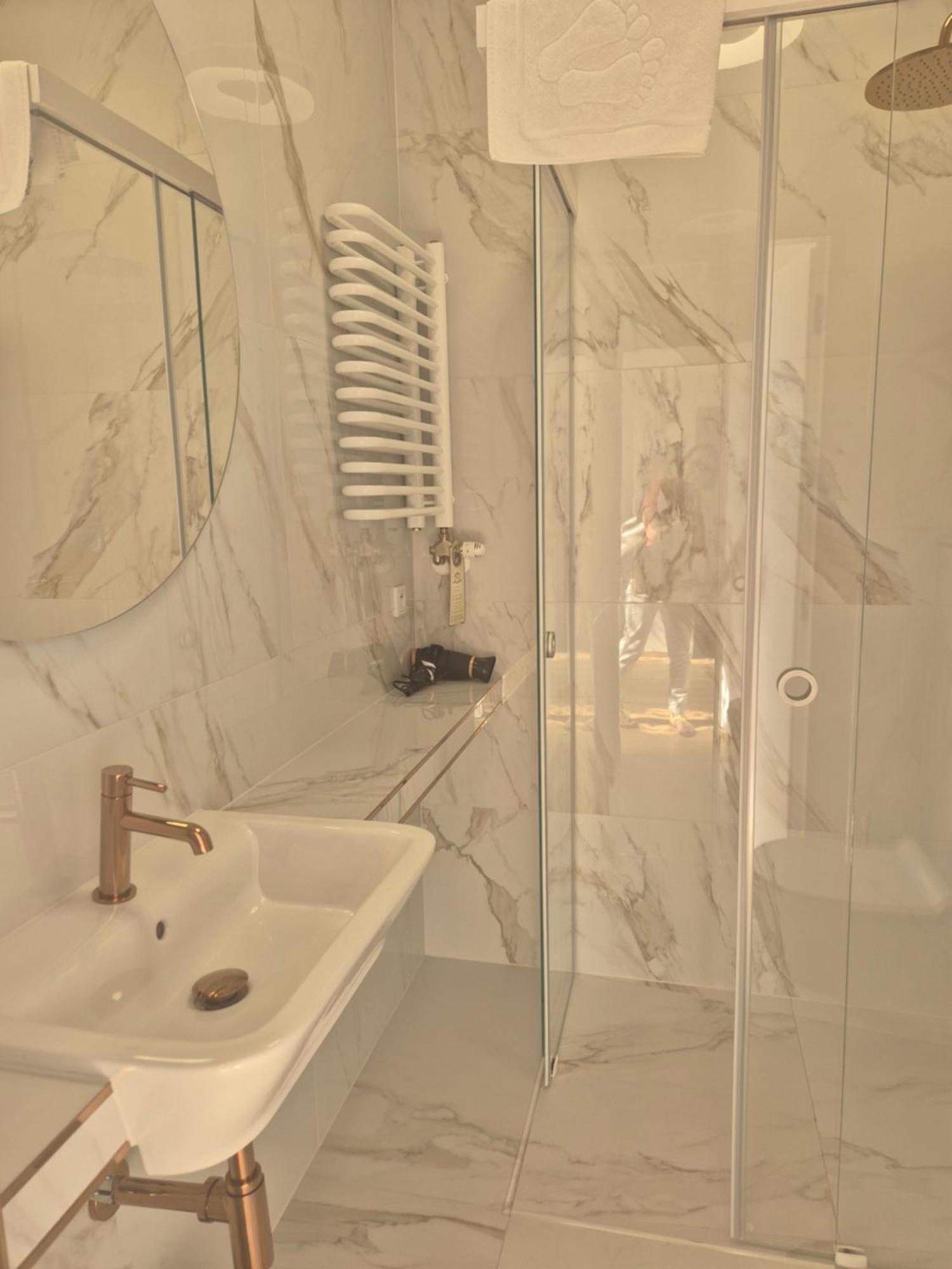 Aparthotel Miodowa 25 Krakow Bagian luar foto